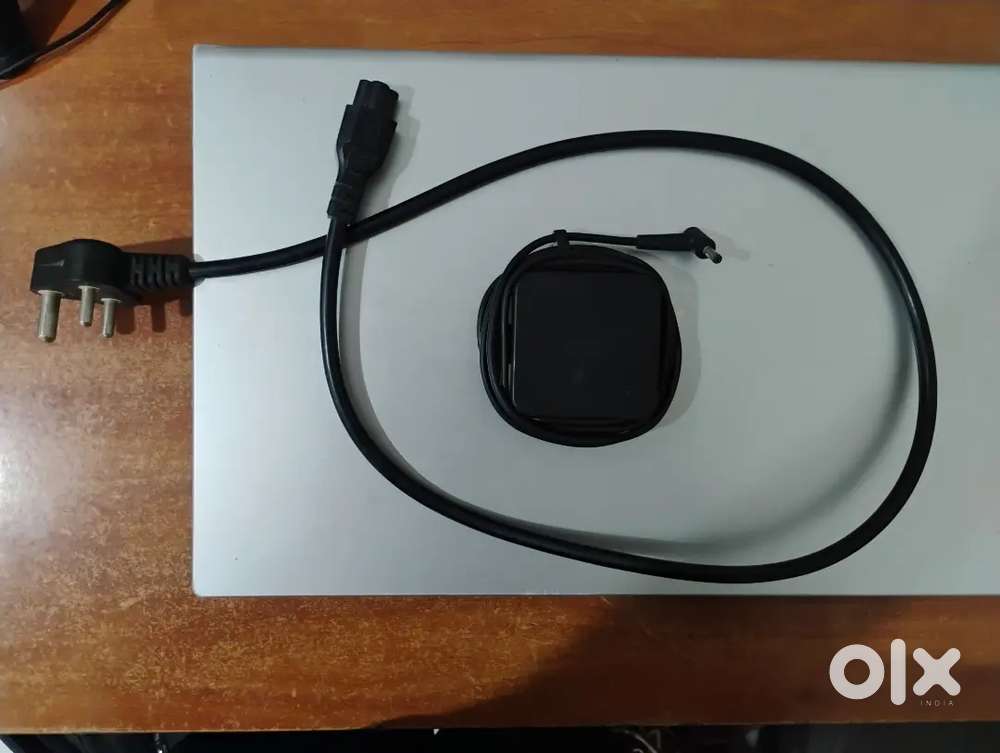 Selling my ASUS VivoBook15 X515EA-EJ312TS in good condition.