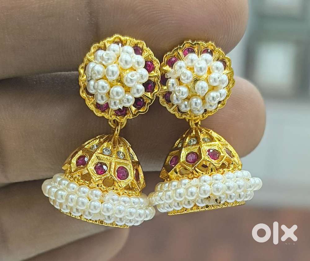 Need oly female personal Assistance