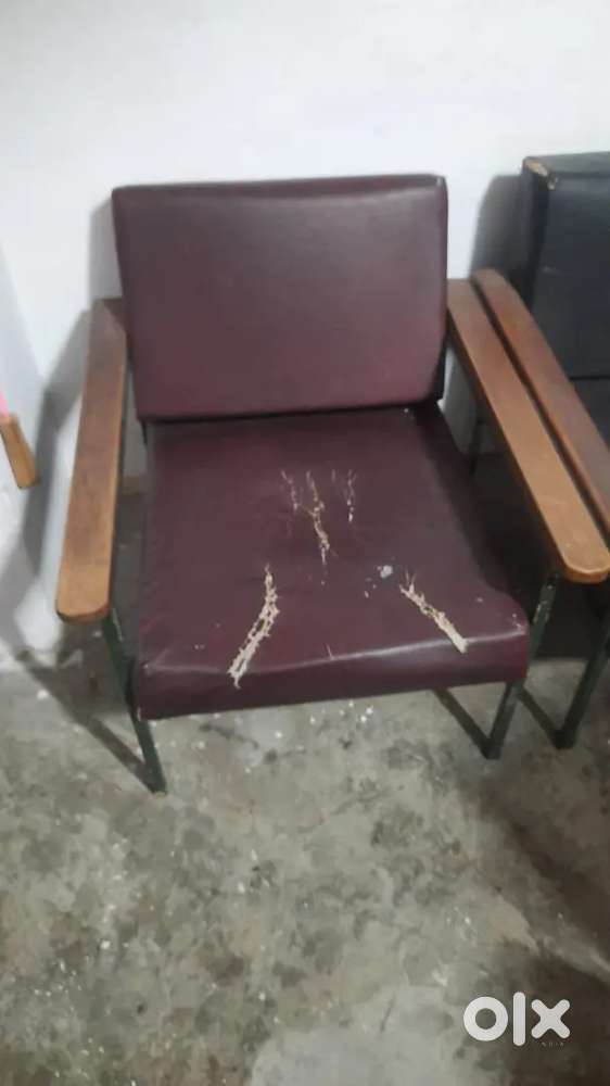 Sofa Iron come leather chair