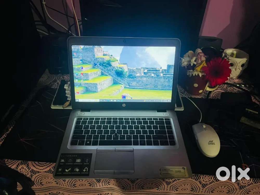 HP elightbook 840 g3 i5 6th genaration 8gb ram 128gb