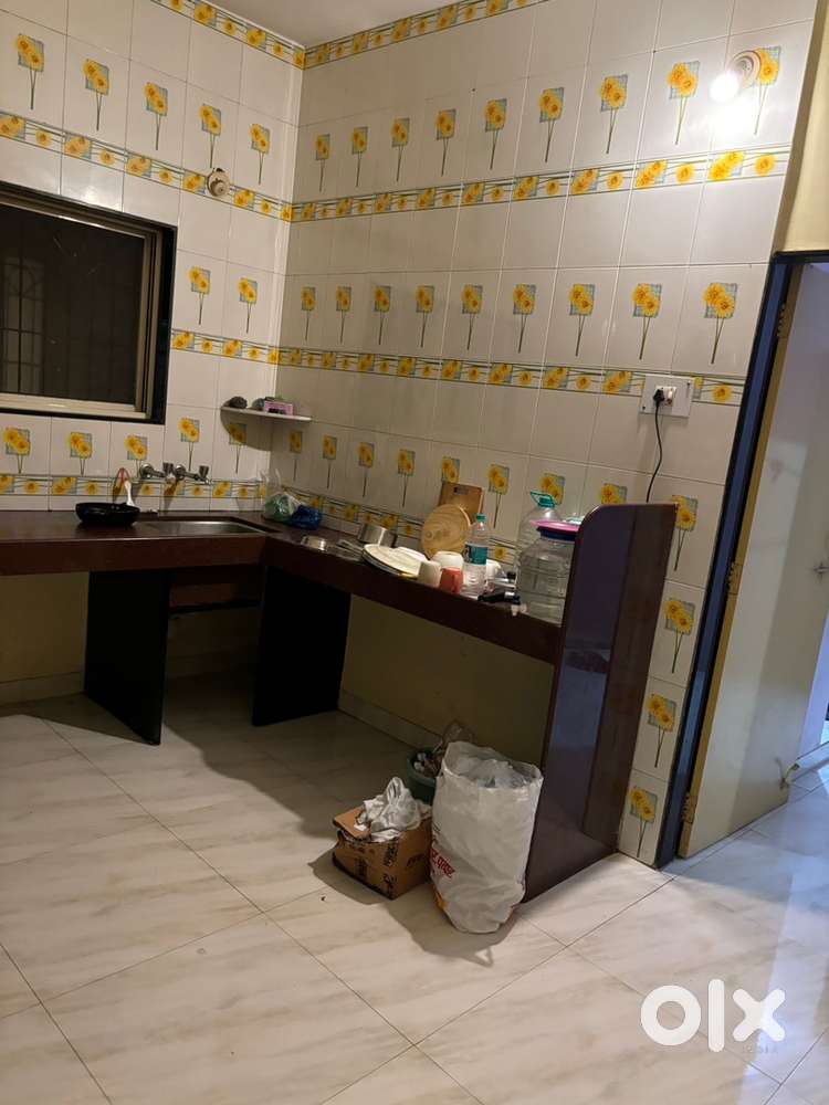 Female roommate required