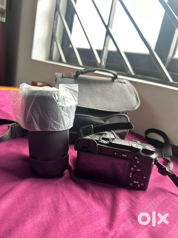 Sony alpha 6100 with kit lense & 55-210