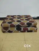 सोफ्याचे कुशन विकणे आहे.