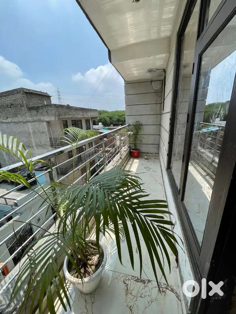 2 bhk flat available for rent near saket metro station