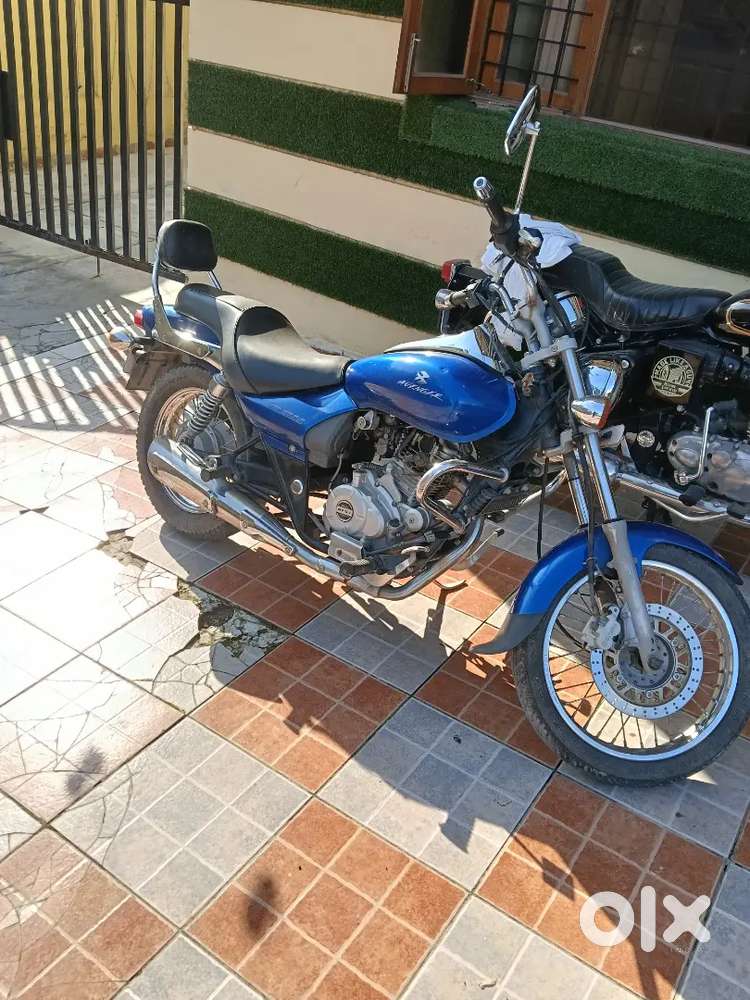 AVENGER BIKE SELL, RUNNING ONLY 30000 KM