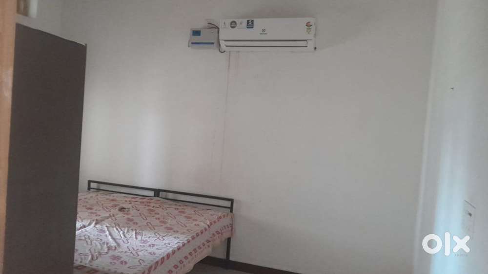 Rooms available for boys