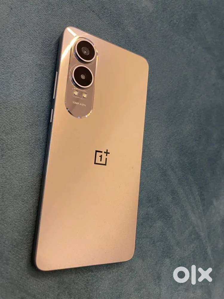 One plus Nord CE4 Light 5G 
256GB +8GB RAM