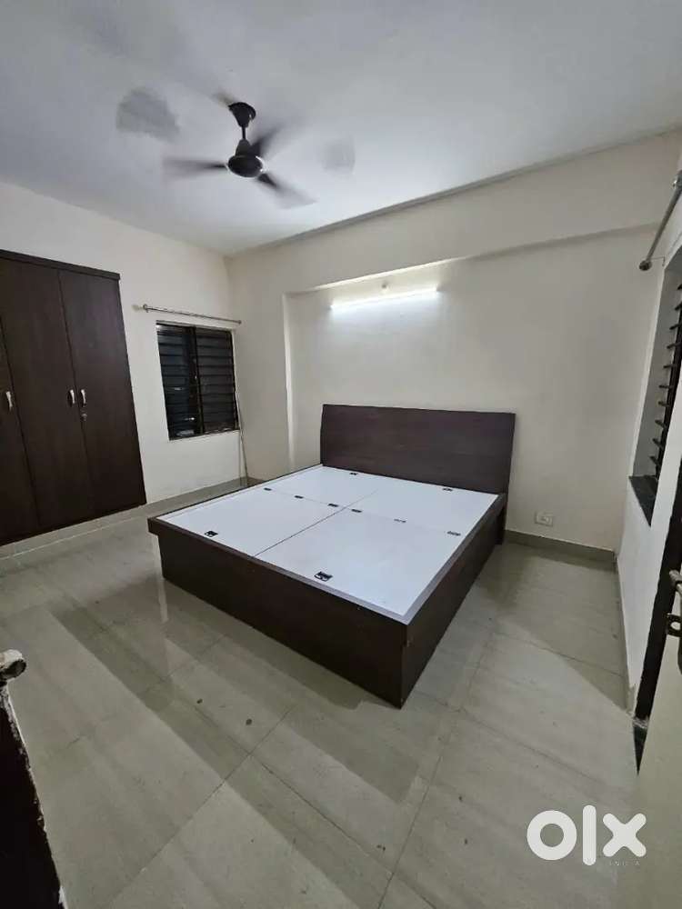 3 BHK semi furnished flat for rent covered campus near by MP Nagar
