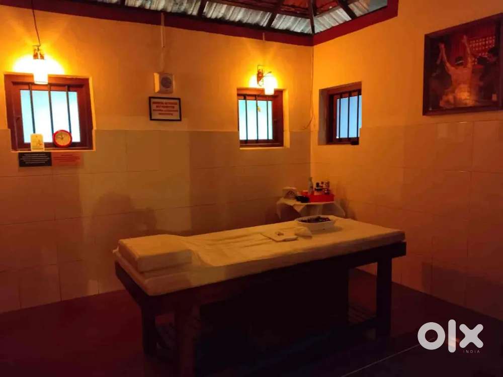 Spa therapist (female)