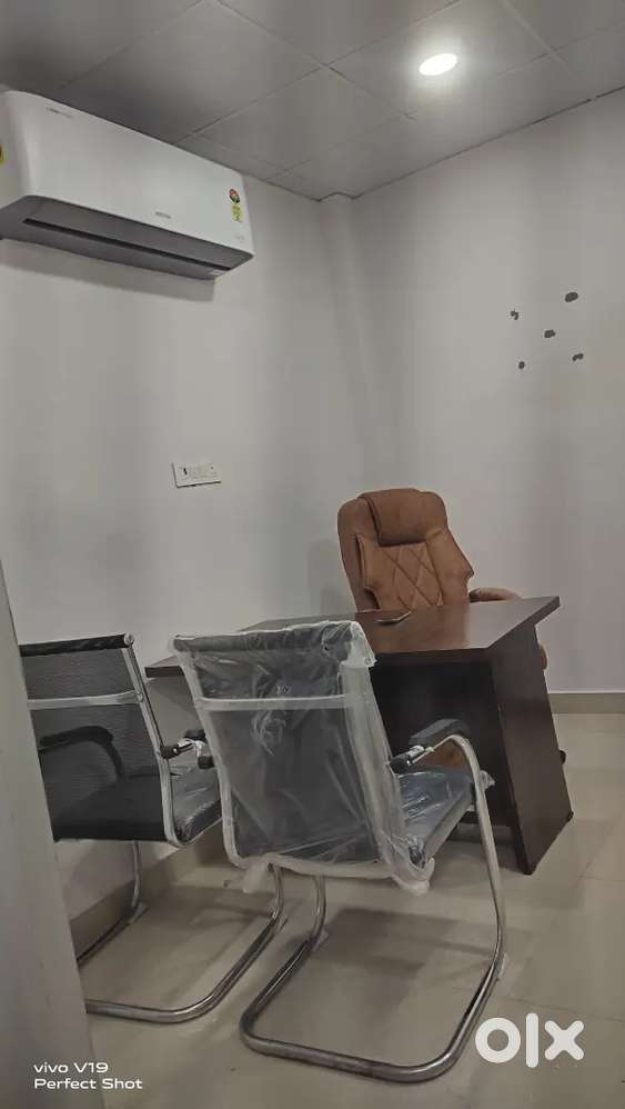 Fully Furnished Office Space in Vibhuti Khand, Gomti Nagar