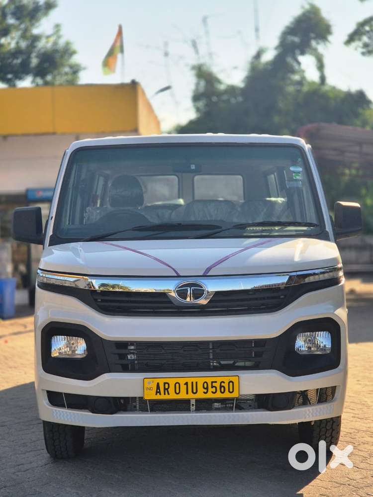 Tata Winger Luxury - Flat Roof (AC), 2025, Diesel