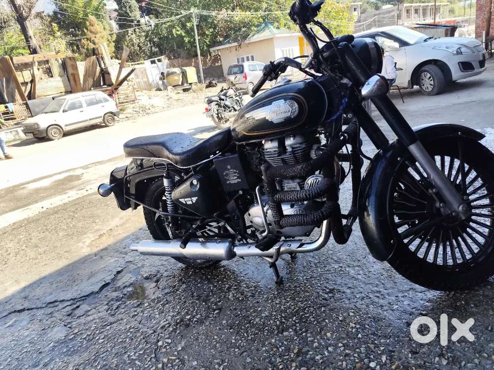 Royal enfield bullet 500 in good condition. With all documents .