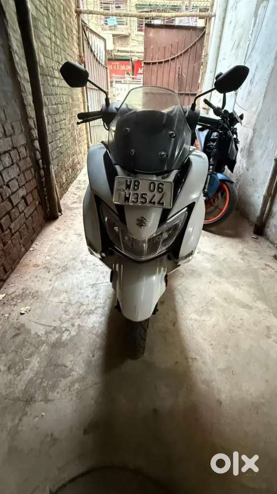 Suzuki burgman 125  in a supermint condition