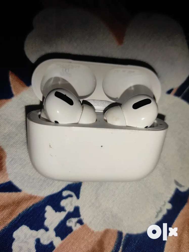 Apple earbuds pro