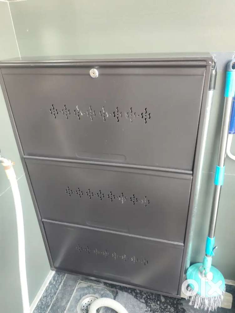 Brand new Solid iron Shoe rack