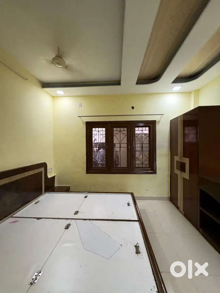 3bhk full Funriend flat for rent