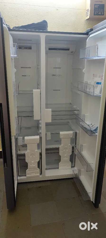 Heier side by side door refrigerator