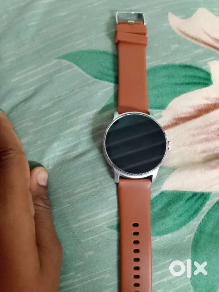 Smart watch selling