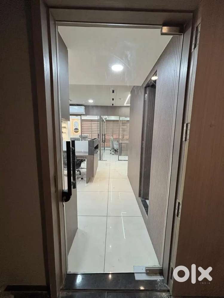 Full farnish luxury 450 square feet Office rentals