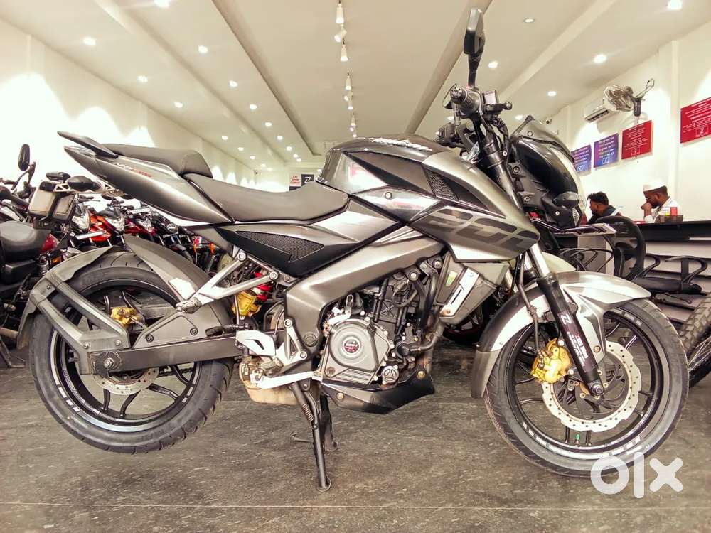 Bajaj Pulsar ns 200 brand new condition