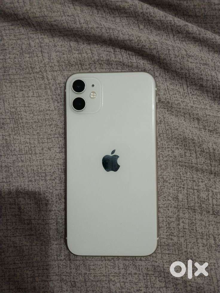 Iphone 11,white (15k) battery 73%