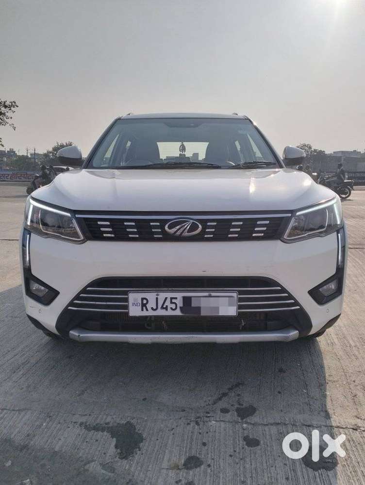 Mahindra XUV300 W8 Diesel, 2022, Diesel