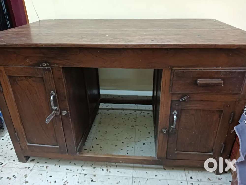 Pure Sheesham (Sagwan) Wooden Study Table with Storage