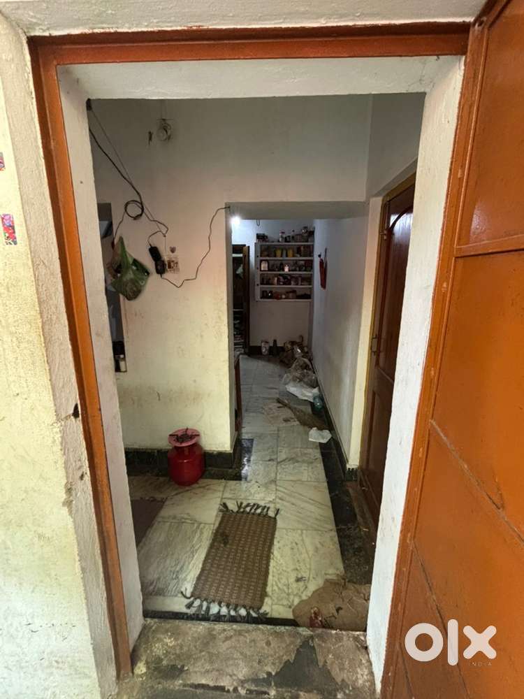 One roommate needed urgently