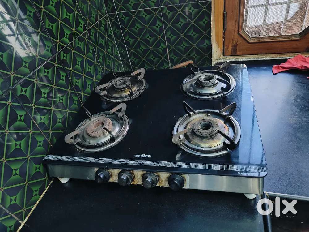 Gas stove available for sale it's 4 year old