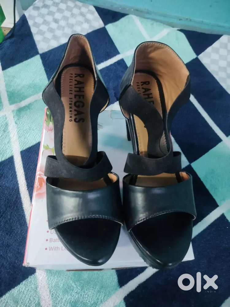 Fancy party wear sandals