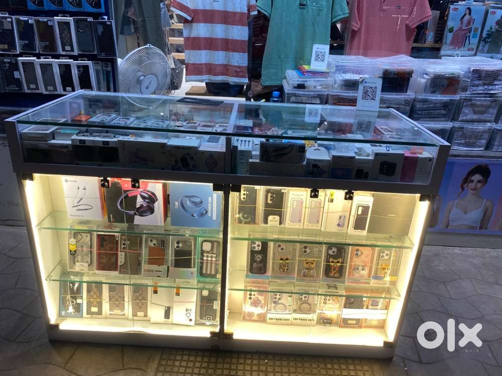 Mobile Accessories Display Counter