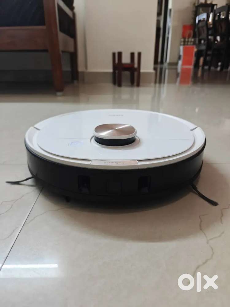 Deebot Ozmo T8 Robo vaccum cleaner