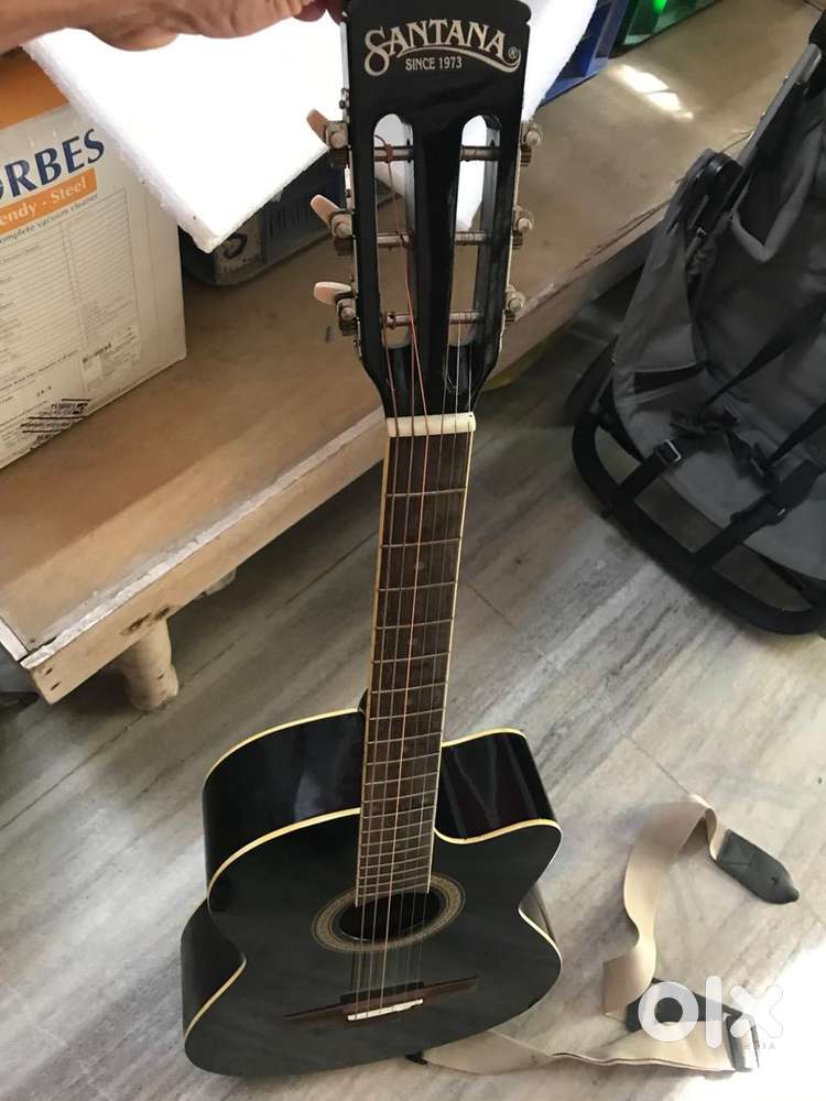 Guitar at 4000/- fixed price