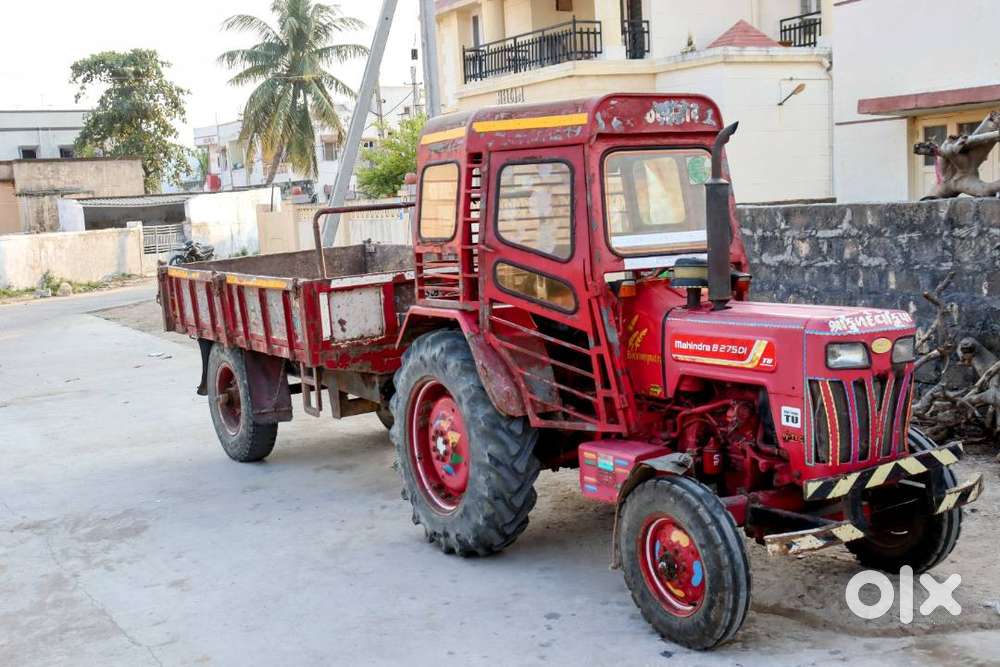 Mahindra tractor b275 with trailer