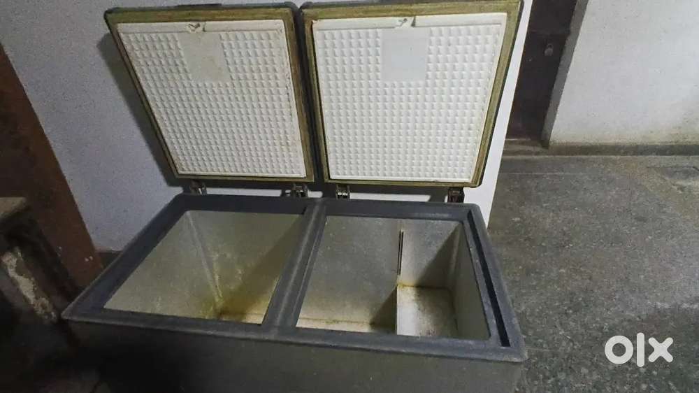 Double Door deep freezer-Voltas