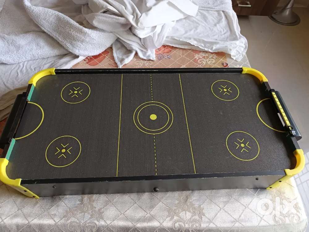 Ice hockey board game fr two players