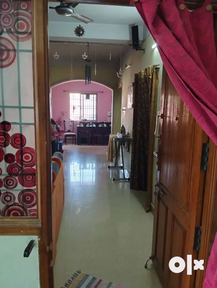 1200 sq ft Flat for sale