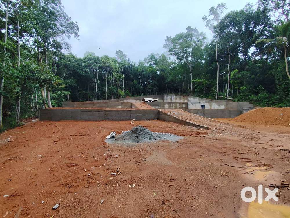 MAIN ROAD FRONTAGE33 CENT (5 CENT HOUSE PLOT) UDIYANKULANGARA.