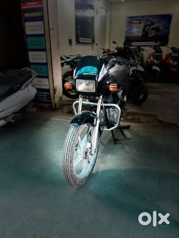 Newly condition splendor+ available at zoombikes24 surajpur greater N