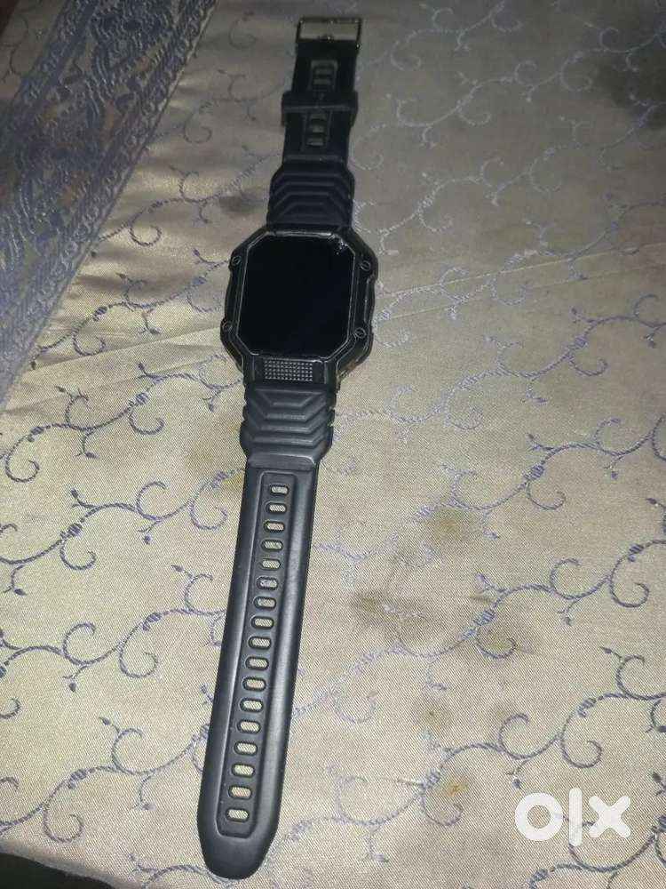 Is ka display dimej hai  ye 2000 hajar ka kharide hai  speaker hai