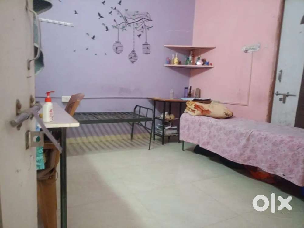 TOLET ONLY FOR GIRLS
