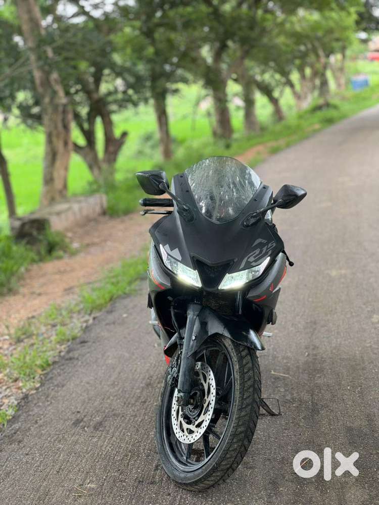 Yamaha R 15 V3