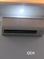 1 ton Daikin AC 5 star good running condition