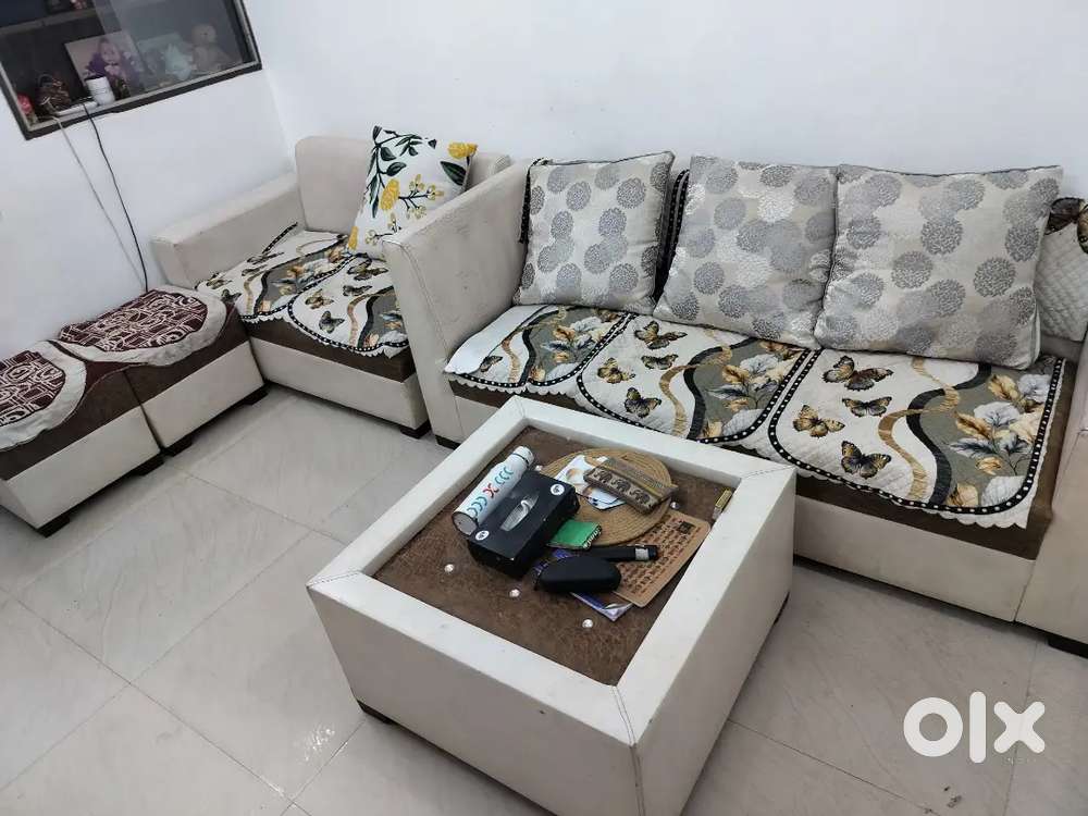 L-Shaped Sofa Set for Sale! With cushion