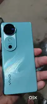 Vivo v 40  fully condition without stretch