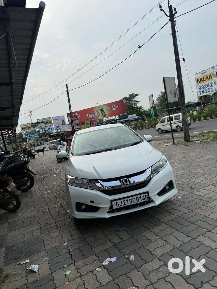 Ak dam chokhi che cng karabeli che pan chopadi par nathi
