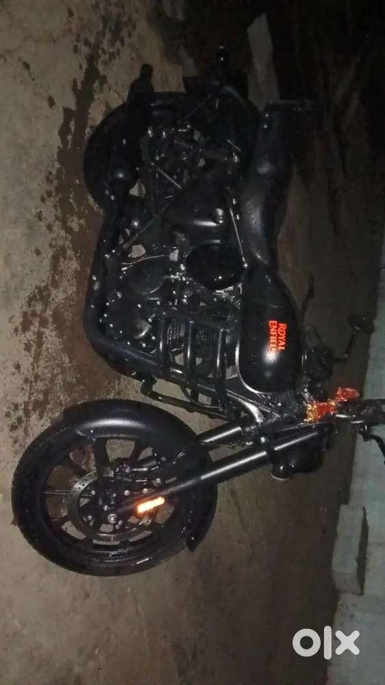 Royal Enfield classic stealth Black