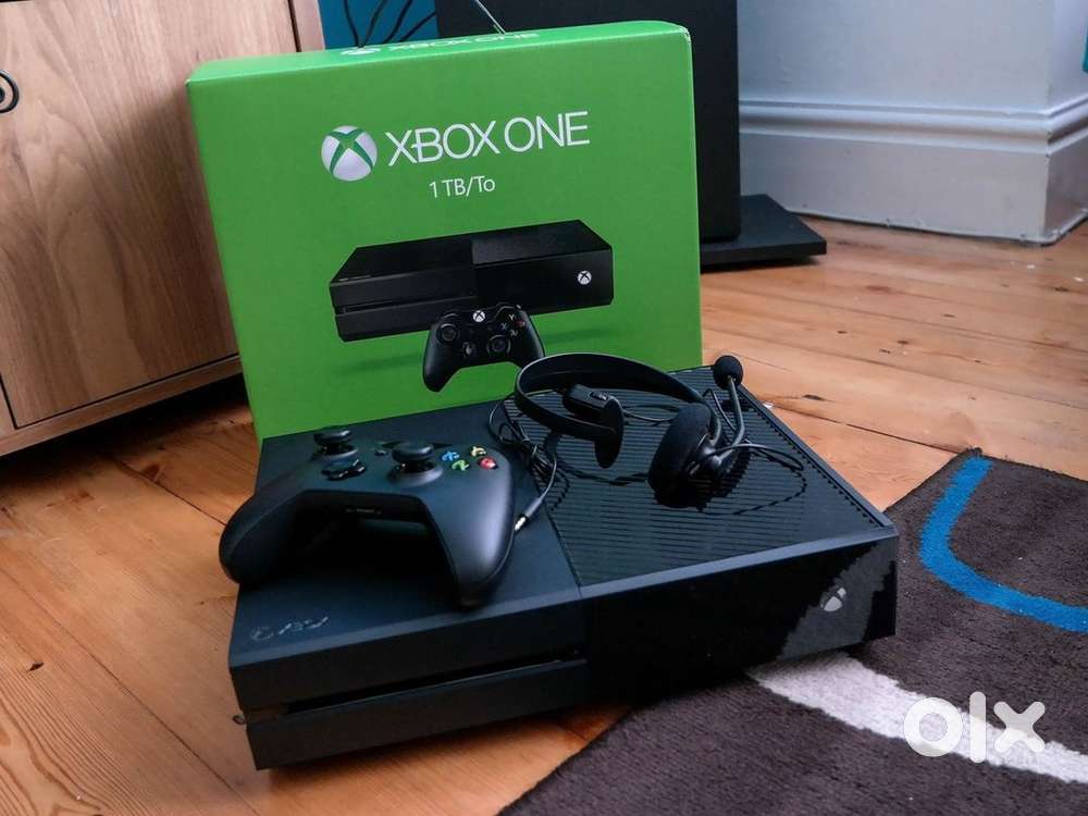 Xbox One 1TB with Games and 1 controller