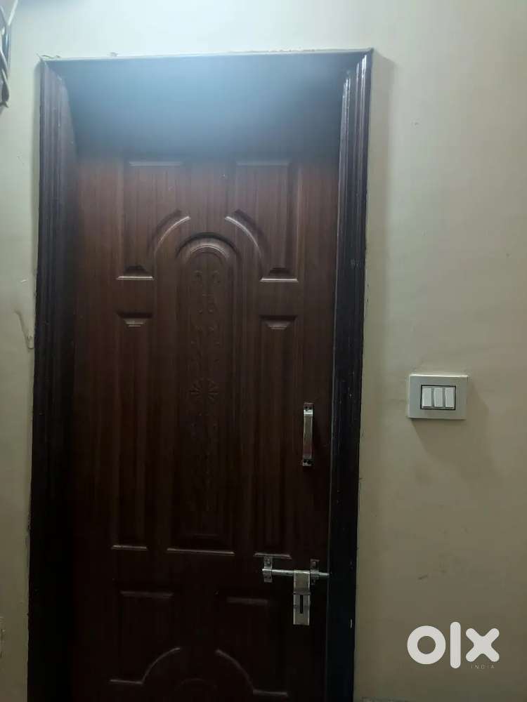 Fully furnished (need flatmate)