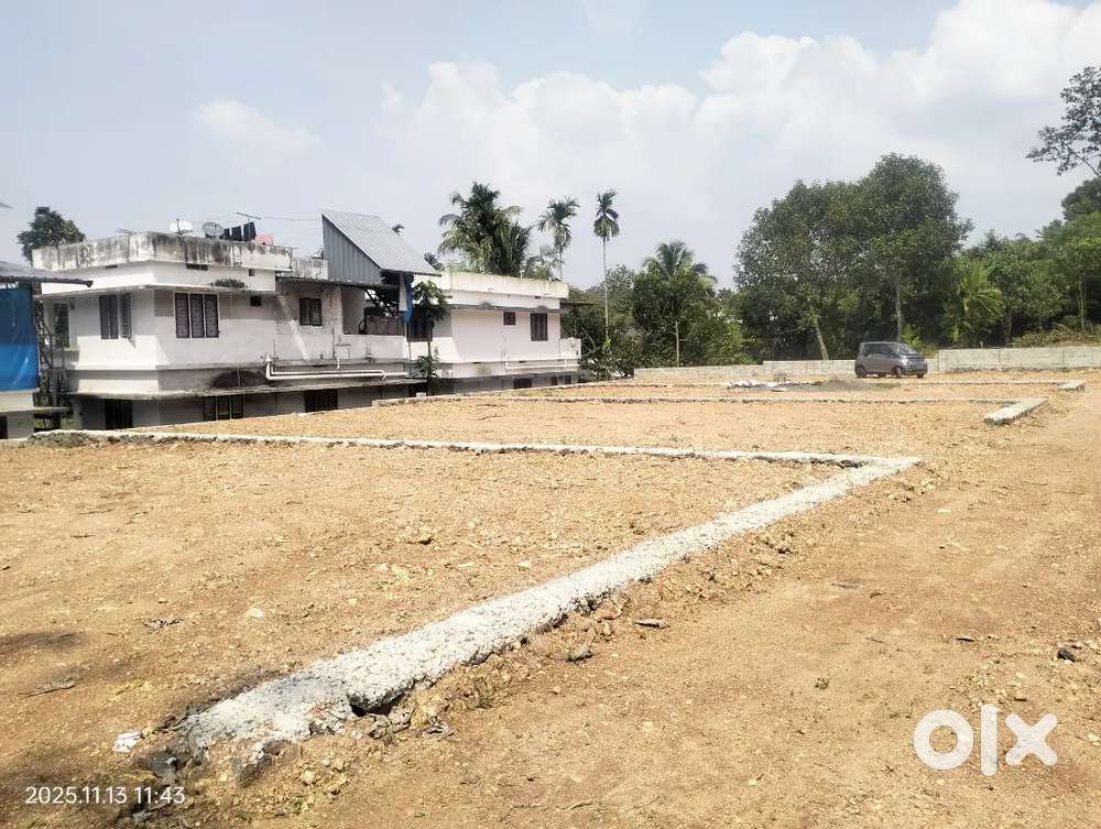 mulamthuruthy palace sguare area resident's plot for sale